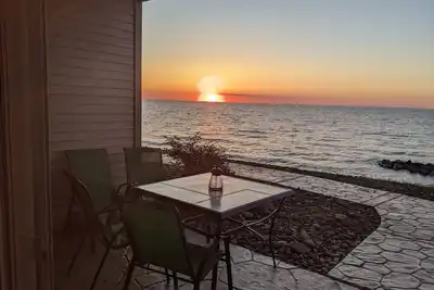 Image de Lake Erie-Sistible Condo\nDIRECT Walk Out to Beautiful Lake Erie
