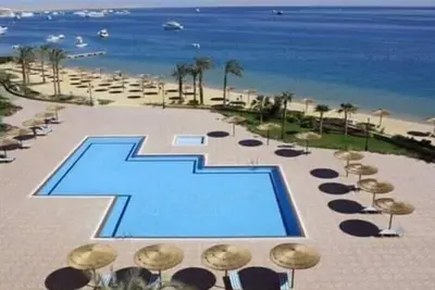 Share pool and private beach in the heart of Hurghada city
