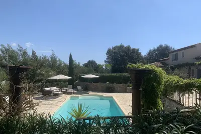 Image de Magnifique villa au calme avec belle piscine et jacuzzi à 15 minutes des plages