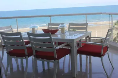 Image de Beach front apartment with amazing views and direct access to the beach