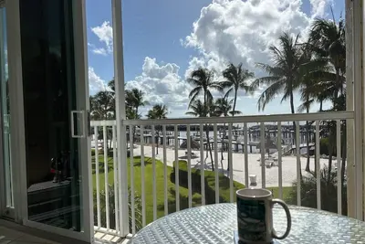 Image de Ocean Harbour Condominium is an Oceanfront Fisherman's Paradise in Islamorada