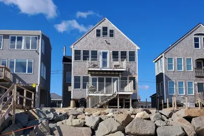 Image de The Pleasant View | Oceanfront Bliss Awaits