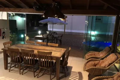 Image de Dream house with pool and sand court