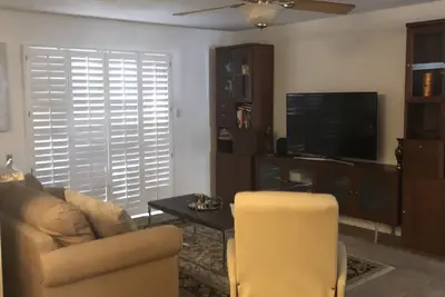 Image de Ground level 2 bedroom condo in quiet neighborhood