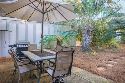 Image de Family, Pet Friendly Villa w/ Private Patio, Bbq, Walk to Beach