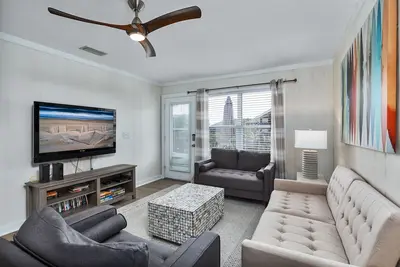 Image de Cozy, Beautifully Appointed, Close to Beach!