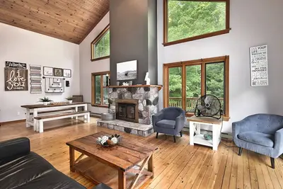 Image de Paradise Retreat * Wilderness * Sauna * Hot Tub *