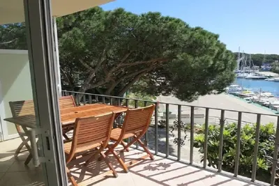 Image de A 30 m de la plage, avec vue sur la Marina : bel appartement avec balcon et wifi