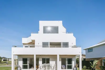 Image de Beach HOUSE_Whangamatā (Apartment) - 100m from Harbour