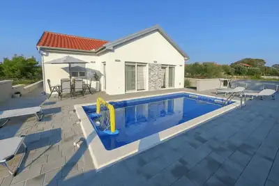 Image de Luxurious | Villa for 6 persons | Swimmingpool | Just 150m from beach