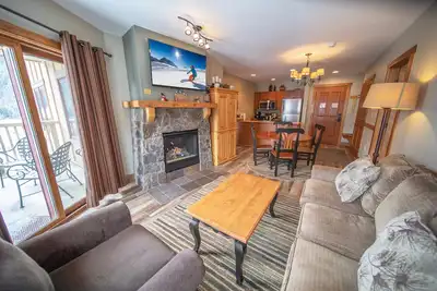 Private Balcony Mtn Views, Short walk to Slopes