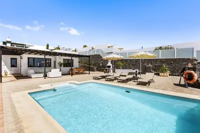 Image de Villa 22; piscine, vue sur la mer, climatisation, jusqu'à six personnes.