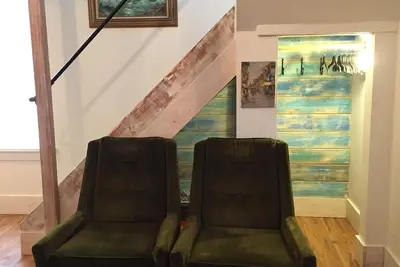 Image de Cap Sante Two Story Eclectic Charmer, 4 blocks from Downtown and Marina