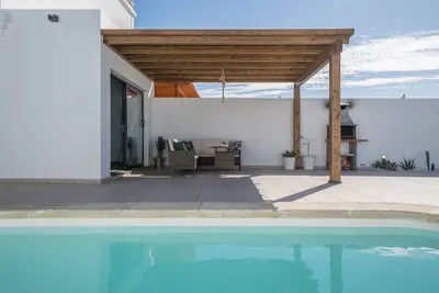 Image de Villa Esmeralda près de la plage de Papagayo avec vue sur la montagne et piscine chauffée