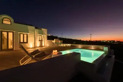 Sandy villa with private pool & Sea view