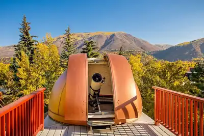 Image de The Observatory by Cuvee | A Charming Aspen Victorian, Resplendent with Art