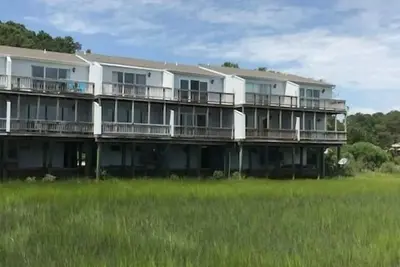 Image de Assateague Lookout - Water Front townhome W/view. - Shared Pier, No Linens