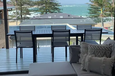 Image de The Cove - Stunning, Ocean View Beach House!