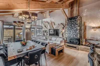 Image de Chalet 5* avec sauna, Jacuzzi, salle de détente et parking à Tignes