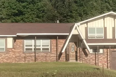 Image de 4 bedroom home within 60 miles of the Upper Peninsula's major attractions