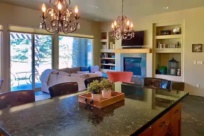 Image de Lovely Eden Home / So close to Powder Mountain! 20 Minutes to SnowBasin Mt!