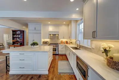 Charming Updated Home Minutes From Town, Skiing, & Mountain Rides Bus Routes