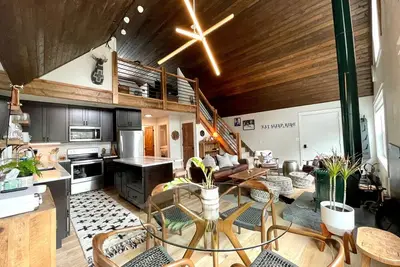 Image de Charming Mountain Cabin Sleeps 12