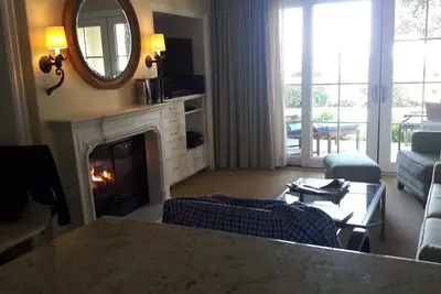 Image de Escape to a fully furnished resort residence at The Four Seasons Residence Club