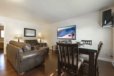 2 bedroom condo in Downtown Whitefish, Close To Glacier Park, Skiing And Golf