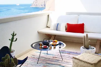 Image de Beach hideaway apartment with modernist design
