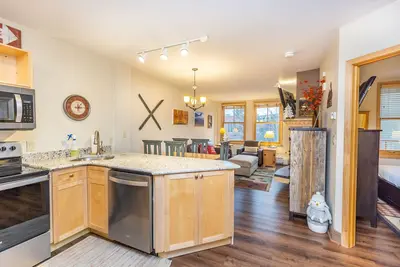 Image de River Run Condo w/ Courtyard Views on Private Balcony, Close to Gondola/Shops