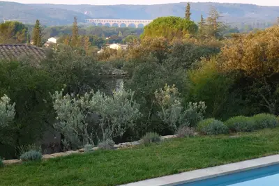 Image de Bel appartement au calme avec vu magnifique sur le Pont du Gard