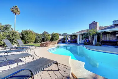 Image de 6br Scottsdalestays Home-Big Pool, Spa, Theater-Sleeps 20+ Bachelor/Golf Groups