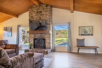 Image de Resort home, Dog Friendly, Game Room!