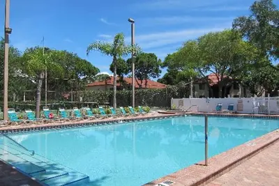Image de Vacation is Calling! 2 Family-friendly Units, Free Parking, Kitchenette, Pool
