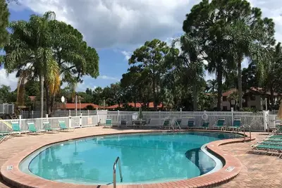 Image de Vacation Day Is Always A Great Idea! 3 Convenient Units, Outdoor Pool, Clubhouse