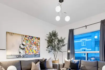 Image de Liv Mtl* 60% Off * Avenue 1275 Modern 3br | Large Family Retreat + Rooftop Oasis + Office + Pets Stay Free!