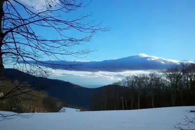 Image de Ski In & Ski Out Condo - Heart of Wintergreen