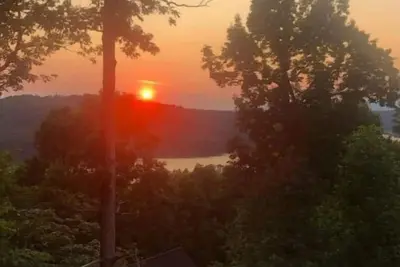 Image de Long View Lodge~ Relax with Mountain & Lake Views