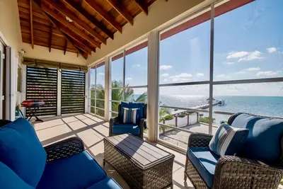 Image de La Perla Azul 2br: Private pool, beachfront with great views, kayaks, more!
