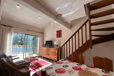 Image de T2 Duplex à Barcelonnette avec Parc Privatif Arboré en Centre-Ville