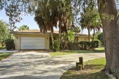 Image de Beautiful Cape Haze Home on the canal - Dock available with permission