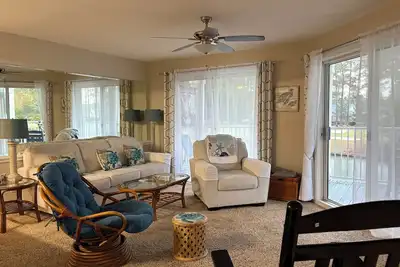 Image de Beautiful condo overlooking the 8th hole on Magnolia course, lagoon with turtles.