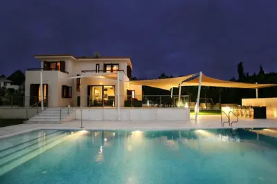 Image de An outstanding luxury and comfort property located in a quiet luxury complex