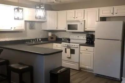 Image de Cozy, Family and Friendly Townhome