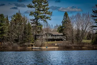 Image de Perfect Muskoka 3 Bedroom Waterfront Cottage