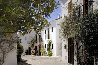 Image de En- Cozy Andalusian style townhouse in Marbella
