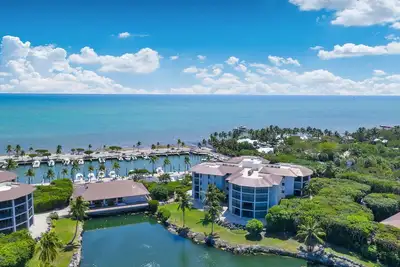 Image de Fabulous \" Sea Breeze 41 \", 3 / 2 Condo & 33' Boat Slip- Oceanside in Islamorada