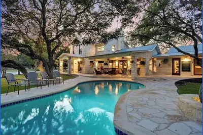 Image de Wimberley Hill Country Retreat – Pond, Pool, Hot Tub & Firepit Under the Stars