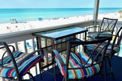 Image de Escape to Beachfront Bliss Villas today! , The Gulf Breeze Villa